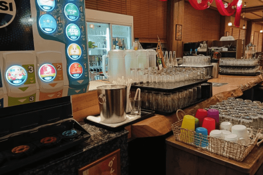 クリスマスビュッフェはアルコールも飲み放題 クリスマスビュッフェはアルコールも飲み放題