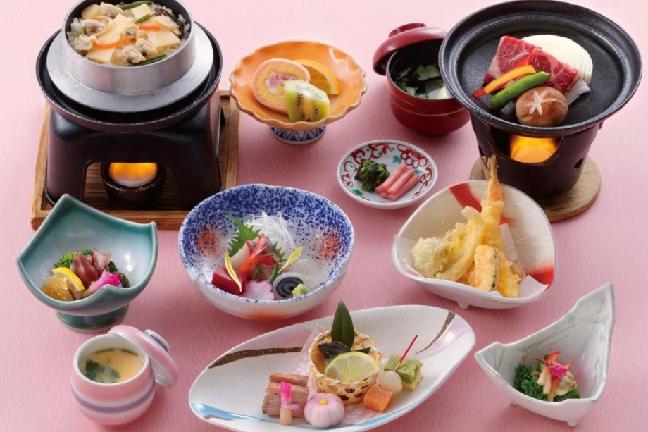 【劔コース】春の献立一例
呉羽ハイツの基本会席コースになります。
厳選した地元食材を丁寧に調理した逸品の数々をお楽しみいただけます。