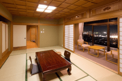 【本館】12畳和室～内風呂付～富山湾・富山平野が一望できる展望特別室です。