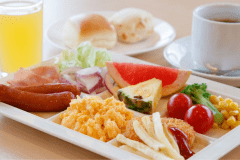『朝食バイキング一例』朝食をしっかりと摂り、素晴らしい一日のスタートを！
※予告なく和定食になる場合もございます。