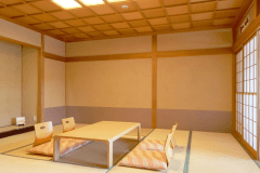 【本館】12畳和室～ゆったりとお寛げる純和室。