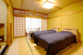 10畳＋広縁付きの当館スタンダード和室に、シモンズ社製ツインベッドをご用意。
質の高い眠りと目覚めをご体感ください。