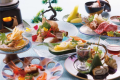 お料理は春夏秋冬の厳選された地元素材を使った特選会席。
メインの逸品は5等級とやま和牛を『しゃぶしゃぶ』でご用意。
五感で味わう至福の極みコースを、ぜひご堪能下さい。