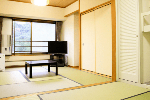 【和室スタンダードルーム（5名定員・37平米）】