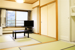 【和室スタンダードルーム（5名定員・37平米）】