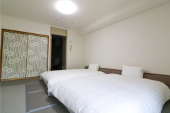 和式標準房內含兩張雙人床 【禁煙】