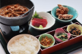 【ちょこっと夕食】カレー食べ放題＋煮物、マグロの刺身、おばんざい3点盛り、唐揚げ