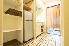 【スタンダード和室(405)】収納スペース&キッチン 【スタンダード和室(405)】収納スペース&キッチン