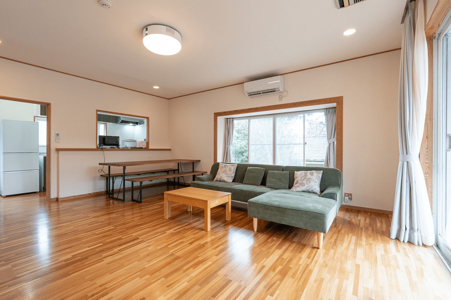 【プライベートドッグラン＆温泉】バレルサウナ＆ウッドデッキでBBQも◎プロジェクター付貸別荘（3LDK)（E-15)