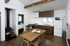 【E-17】★プライベートドッグラン付★暖炉＆温泉貸別荘（5名定員）