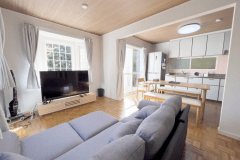 【ペットと泊まれる】BBQもできる2階建て温泉付き貸別荘コテージ（A-32-1）