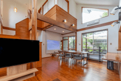 【E-21】プライベートドッグラン＆温泉付き2階建て貸別荘（7名定員）