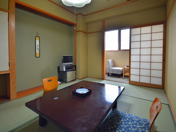 6畳和室 ひとり旅やビジネスにご利用いただけます。 6畳和室 ひとり旅やビジネスにご利用いただけます。