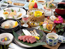 九州産黒毛和牛の陶板焼きがメインの会席。ボリュームも満点！／一例