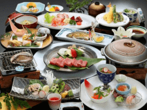 『九州産和牛の陶板焼き』と『鮑の踊り焼き』の２大メイン！