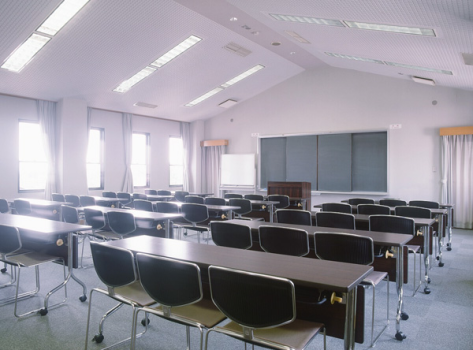 《近江母の郷》講義研修室、６０名規模の大サイズで講習会も楽々！