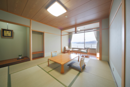 東郷湖が一望できる【本館和室】