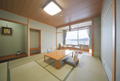 東郷湖が一望できる【本館和室】