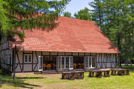 【カフェ・ディンケルス】ドイツの田舎をイメージした空間で、朝の美味しいひとときを――。