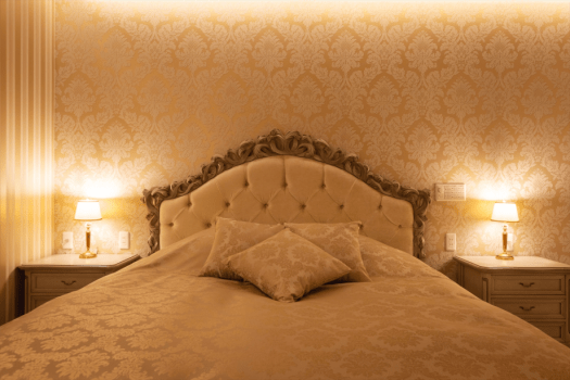 【プリンセス】シモンズ社製最高ランクのマットレスを使用。エレガントな空間で最高の睡眠を。