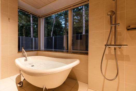 【プリンセス】憧れの「猫脚付バス」で、自然を感じながら優雅なバスタイム。