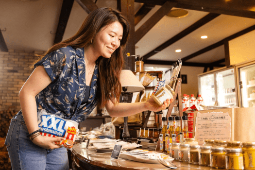 【こりすの庭】冷燻工房の十勝魔法のマヨネーゼなど、食材の魅力を引き出したとびきりの逸品が揃う。