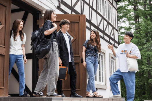 センターハウスでチェックインを済ませたら、いよいよお部屋へ！フェーリエンドルフでの楽しい休暇が始まります。