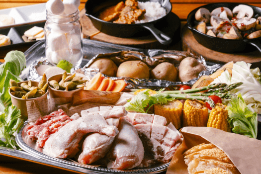 【BBQ・彩】かみこみ豚に中札内産田舎どり・ラム肉など、十勝名物！「3種の肉」をBBQで食べ比べ！