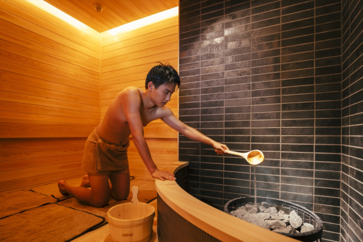 【フィンランド式サウナ】世界的に人気の高いハルビア製のサウナ機材を使ったロウリュ体験も。 【フィンランド式サウナ】世界的に人気の高いハルビア製のサウナ機材を使ったロウリュ体験も。