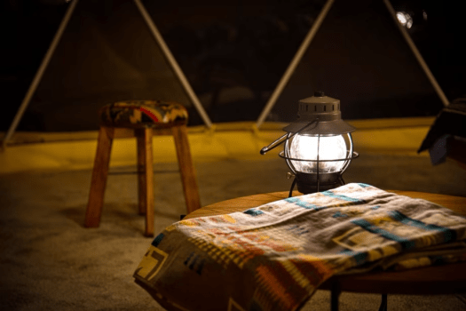 ［ドームテント］やさしい灯りが、夜の時間を穏やかに彩ります。