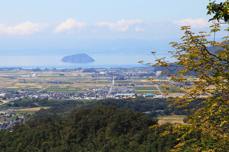 小谷城跡から見た琵琶湖と竹生島