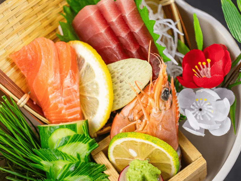 2026年1月2月《お献立の一例》お造里：信州サーモン、鮪、海老♪