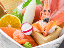 2025年11月12月《お献立の一例》お造里：信州サーモン、鮪、赤海老♪