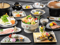 2026年1月2月《お献立の一例》長野県特産の「信州サーモン」をはじめ、旬の食材を活かした和洋折衷創作会席膳をご用意致しました♪