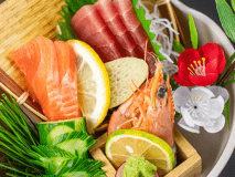 2026年1月2月《お献立の一例》お造里：信州サーモン、鮪、海老♪