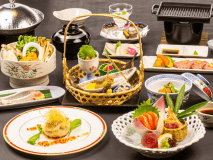 2026年9月10月《お献立の一例》長野県特産の「信州サーモン」をはじめ、秋の味覚を思う存分お愉しみいただける和洋折衷創作会席膳をご用意致しました♪