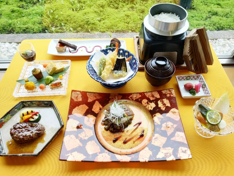 【駐車場1週間無料特典】夕食は庭園眺望の半個室確約!和洋会席満喫プラン(朝食付き) 【駐車場1週間無料特典】夕食は庭園眺望の半個室確約!和洋会席満喫プラン(朝食付き)