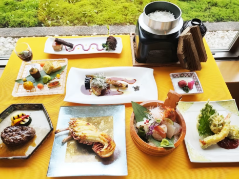 【駐車場1週間無料特典】夕食は庭園眺望の半個室確約！プレミアム和洋会席満喫プラン(朝食付き)
