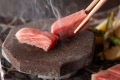 近江牛サーロイン溶岩焼 三種の味わいで（イメージ）