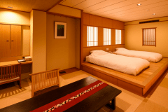 デラックス和洋室【17畳相当・4名様まで】