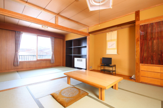【らいちょう館■和室】14畳の和室。バス付とバス無しがございます