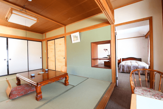 Japanese/Western style room with 2 semi-double beds■Special room on the top floor - Bath and Toilet