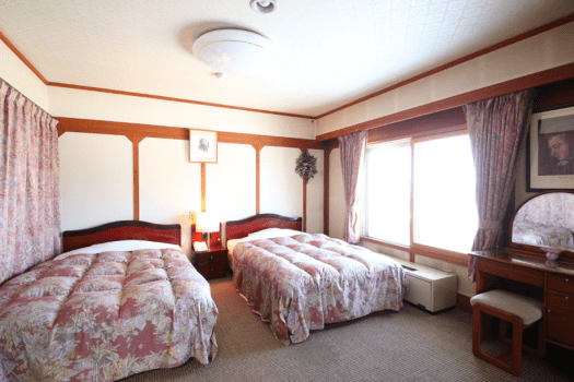 Japanese/Western style room with 2 semi-double beds■Special room on the top floor - Bath and Toilet