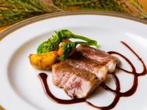 リヴァージュ肉料理の一例 リヴァージュ肉料理の一例