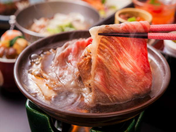 脂の甘みと赤身のバランスが良い【山形牛すきやき】を堪能