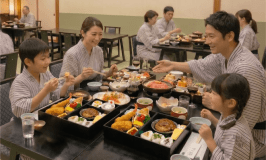 会場食プランの食事風景