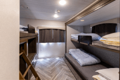 ロングトレーラー★小学生まで添い寝無料