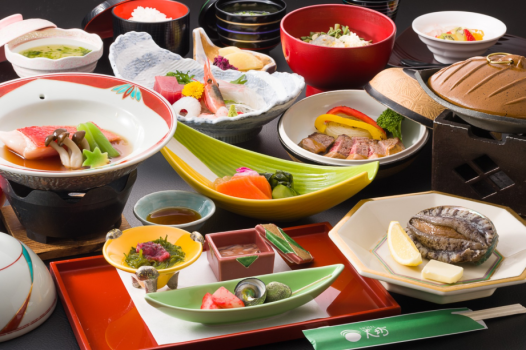 大人向け人気の３品を入れた和食会席コース
※金目鯛は、揚げ出し野菜餡かけとなります。