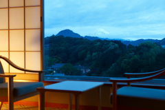 富士山を望めるゆったり和室【和室12.5畳+広縁・禁煙】