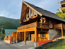 【ログハウス】＜suite＞216.53㎡-薪ストーブサウナ・屋外ジャグジー-